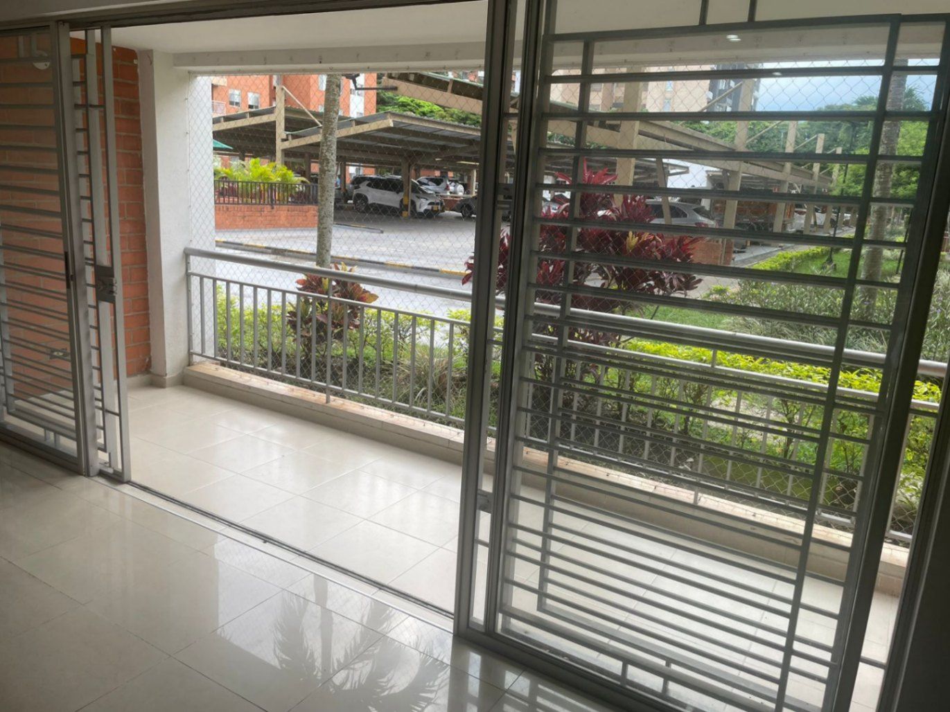 Venta de apartamento en quintas de don simon, sur central de cali