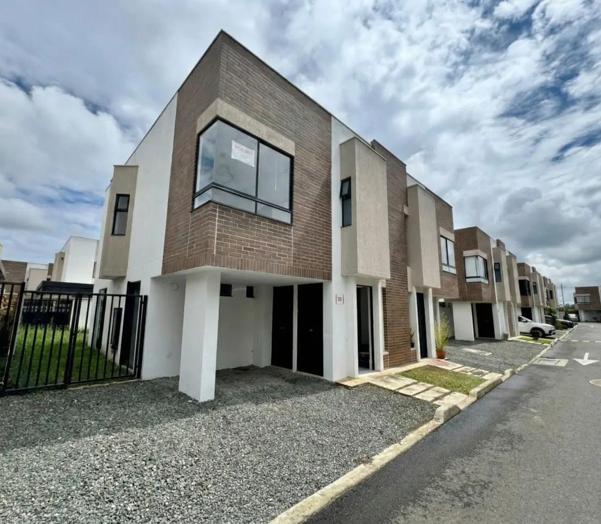 Casa alfaguara en condominio